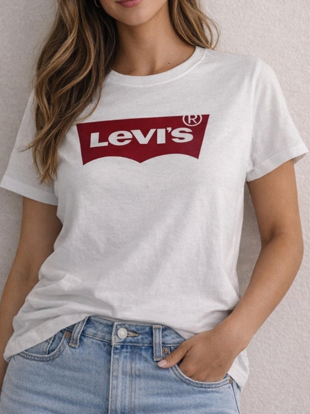 Levi's White Tee with Red Logo - Women's Short Sleeve